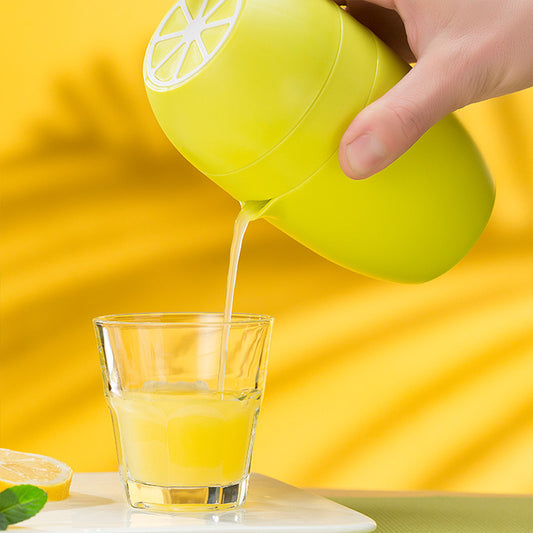 Portable manual kitchen juicer