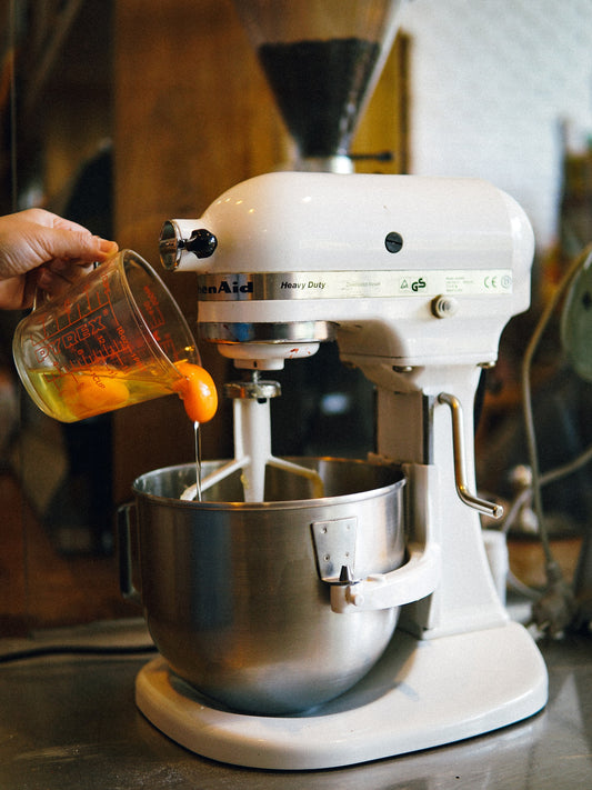 Difference Between Stand Mixers and Hand Mixers