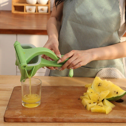 Juicer for plastic manual juicer