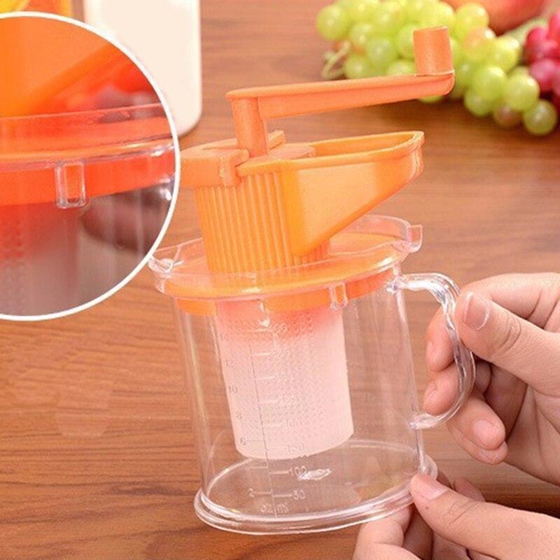 Multifunctional Small Hand-Cranked Fruit Juicer