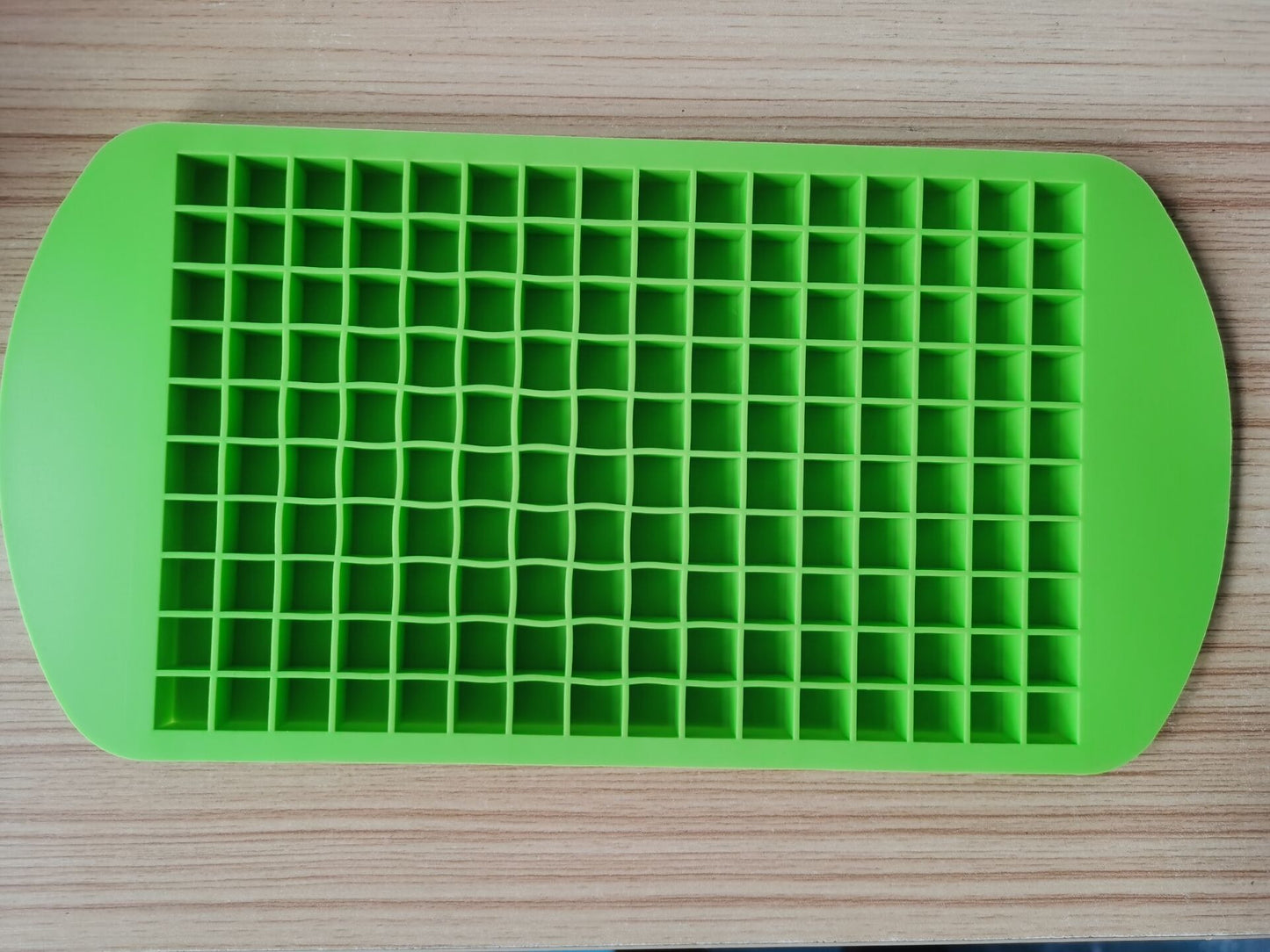 Ice maker tray