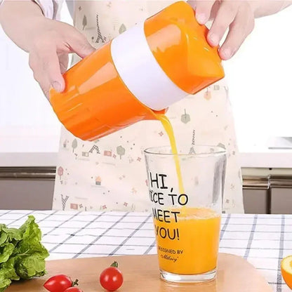 Juice Cup Portable Manual Citrus Juicer for Orange Lemon Fruit Squeezer Child