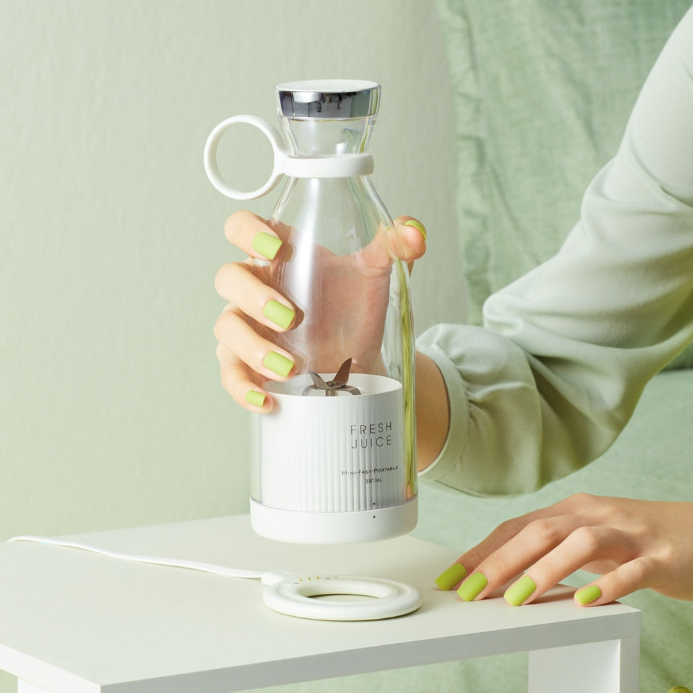 Portable Electric Juicer Bottle Wireless Charging Blender Juice Maker